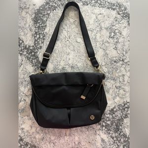 All night festival 5L black with gold hardware.